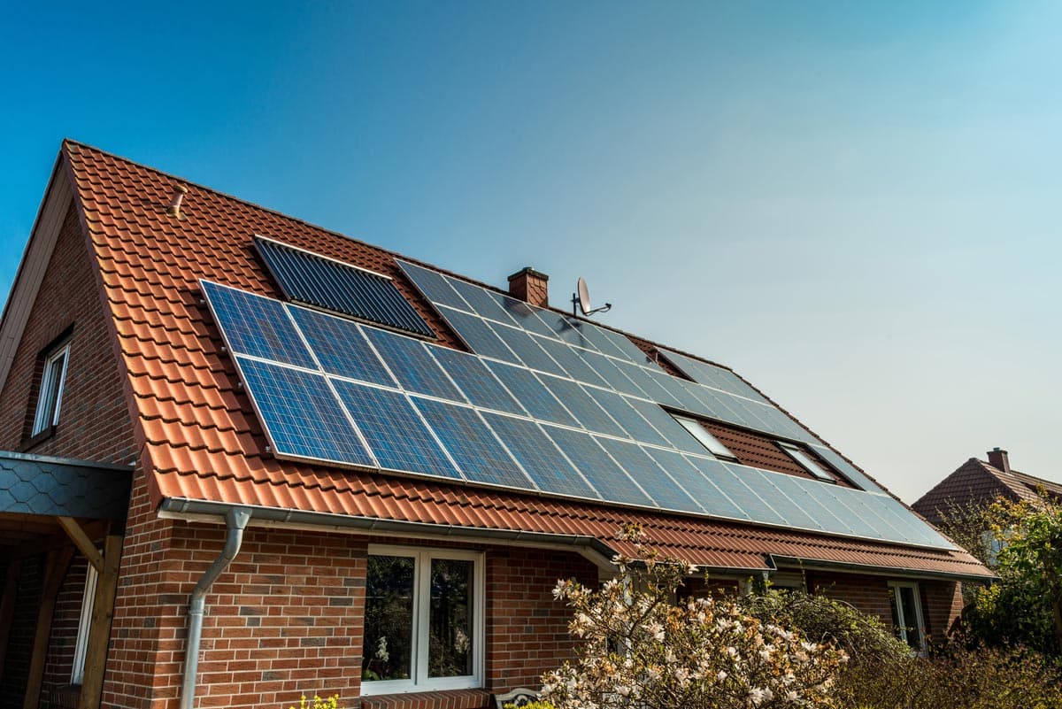 Instalación paneles solares en Vilagarcía